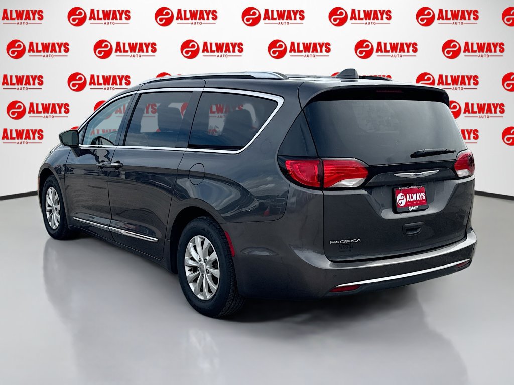 Used 2019 Chrysler Pacifica Touring-L FWD image 8