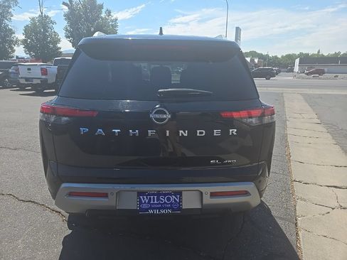 Used 2025 Nissan Pathfinder SL AWD/4WD image 6