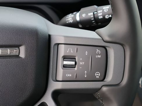 New 2026 Land Rover Defender 110 X-Dynamic SE AWD/4WD image 31