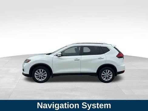 Used 2017 Nissan Rogue SV w/ SV Premium Package image 2