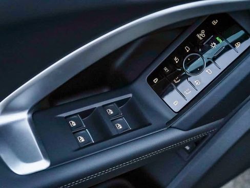 New 2025 Audi Q5 Premium Plus image 23