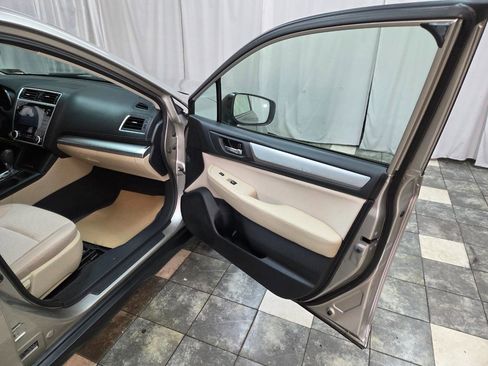 Used 2019 Subaru Outback 2.5i Premium AWD/4WD image 10