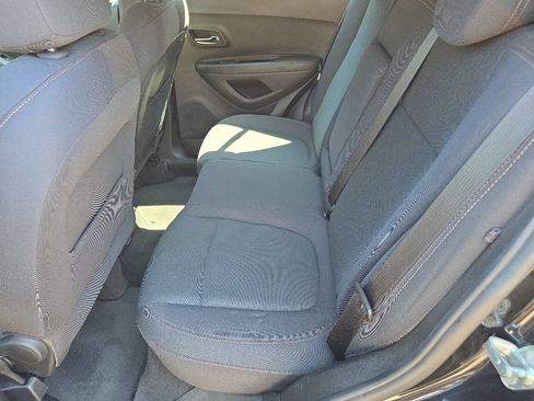 Used 2017 Chevrolet Trax LS FWD image 18
