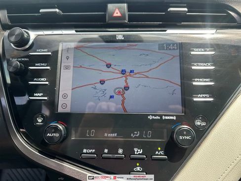 Used 2019 Toyota Camry XLE w/ Navigation Package FWD image 17