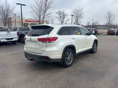 Used 2019 Toyota Highlander XLE image 5