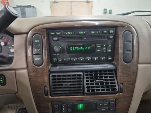 Used 2003 Ford Explorer Eddie Bauer image 28