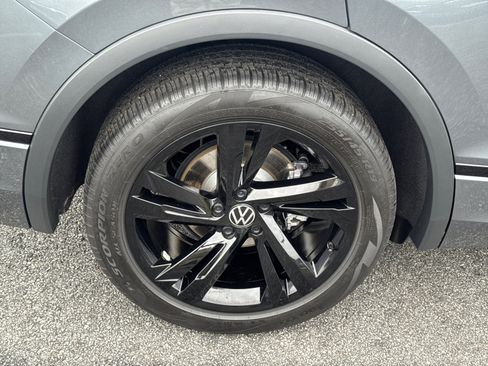 Used 2024 Volkswagen Tiguan SE R-Line image 17