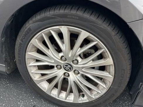 Used 2020 Toyota Camry XLE FWD image 10