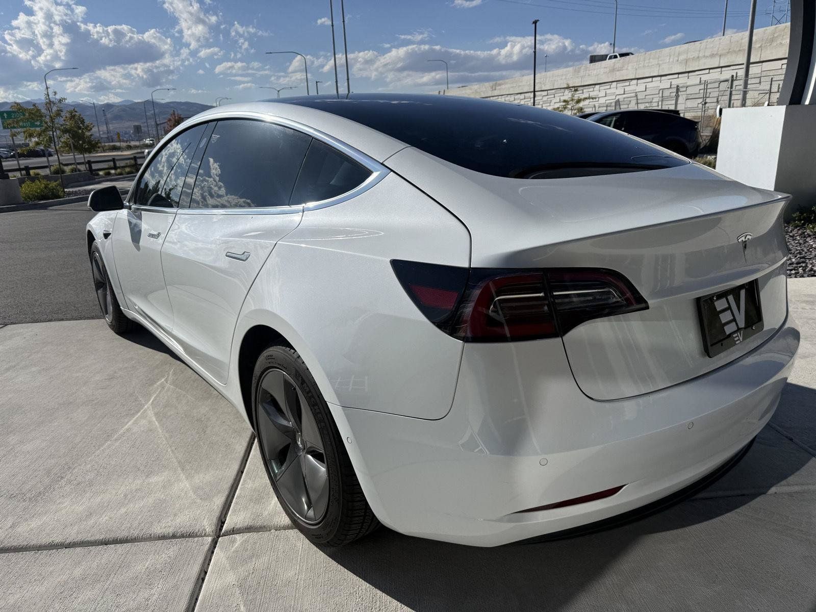 Used 2019 Tesla Model 3 Standard Range Plus RWD image 6