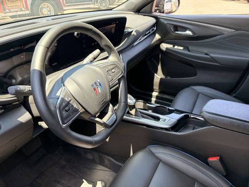 Used 2025 Buick Envista Sport Touring w/ Convenience I Package FWD image 15