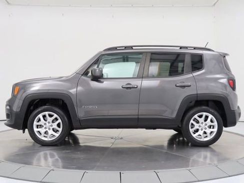 Used 2016 Jeep Renegade Latitude AWD/4WD image 2