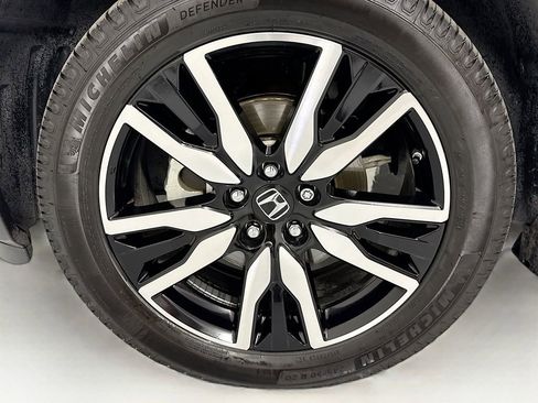 Used 2020 Honda Pilot Touring image 32