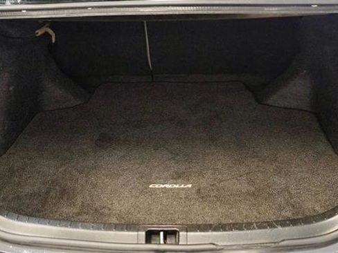 Used 2016 Toyota Corolla LE image 28