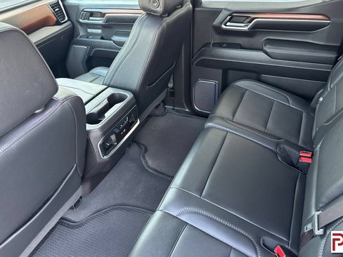 Used 2024 GMC Sierra 1500 Denali w/ Technology Package AWD/4WD image 13