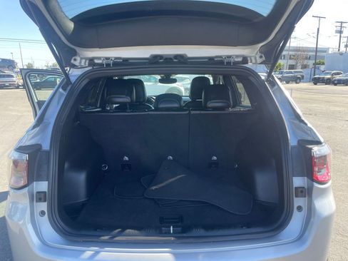 Used 2025 Jeep Compass Limited image 32