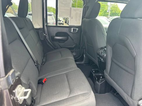 Used 2021 Jeep Wrangler Unlimited Sport AWD/4WD image 19