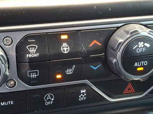 Used 2020 Jeep Wrangler Sport AWD/4WD image 24