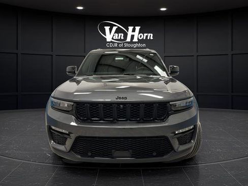 Used 2024 Jeep Grand Cherokee Limited w/ Luxury Tech Group II image 2