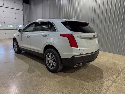 Used 2019 Cadillac XT5 Premium Luxury w/ Driver Assist Package AWD/4WD image 3