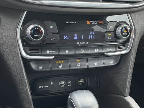Used 2020 Hyundai Santa Fe Limited image 25