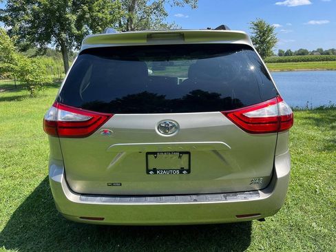 Used 2016 Toyota Sienna XLE AWD/4WD image 11