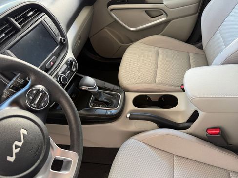 Used 2025 Kia Soul LX w/ Option Group 015 image 41