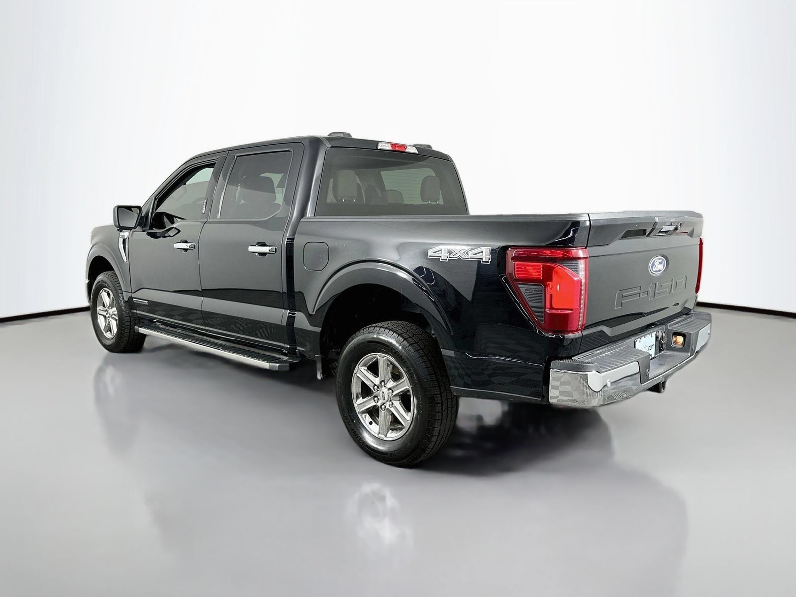 Used 2024 Ford F150 XLT w/ Mobile Office Package AWD/4WD image 6