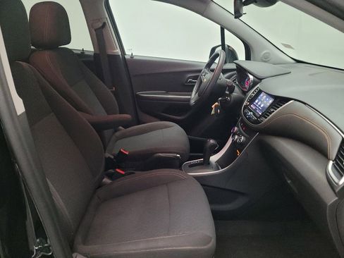 Used 2022 Chevrolet Trax LS w/ Tint and Cruise Package AWD/4WD image 21