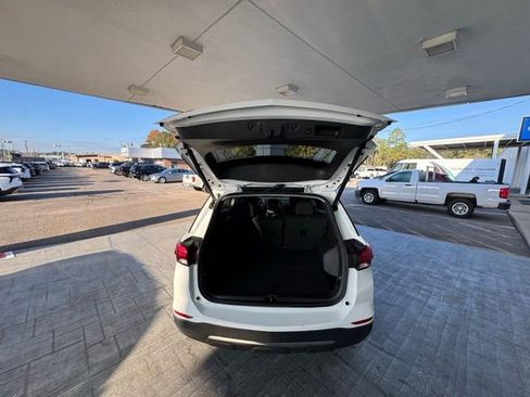 Used 2024 Chevrolet Equinox LT image 9