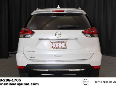Used 2018 Nissan Rogue SL w/ Premium Package FWD image 14