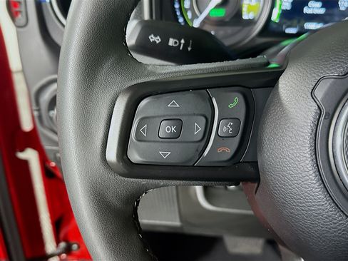 Used 2025 Jeep Wrangler Unlimited Rubicon 4xe w/ Convenience Group AWD/4WD image 16