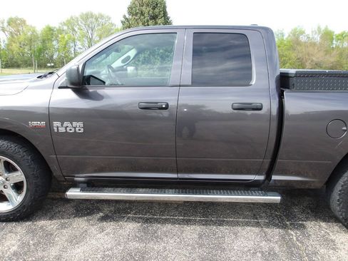 Used 2017 RAM 1500 Express w/ Express Value Package AWD/4WD image 35