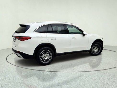 Used 2025 Mercedes-Benz GLC 300 image 8