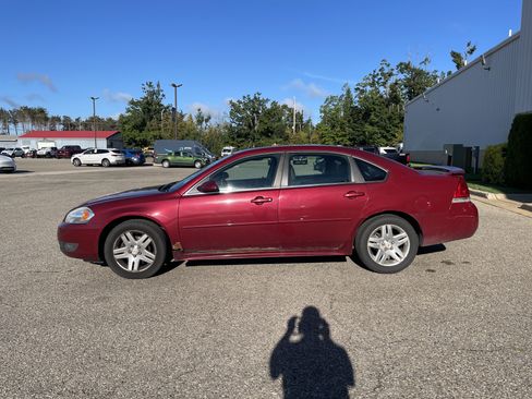Used 2011 Chevrolet Impala LT w/ Luxury Edition Package FWD image 8