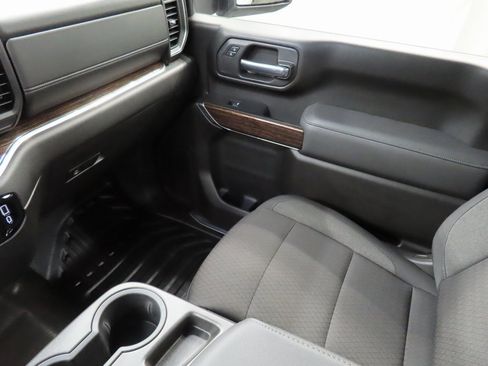 Used 2024 GMC Sierra 3500 SLE w/ SLE Convenience Package image 21