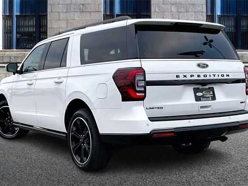 Used 2022 Ford Expedition Max Limited image 10