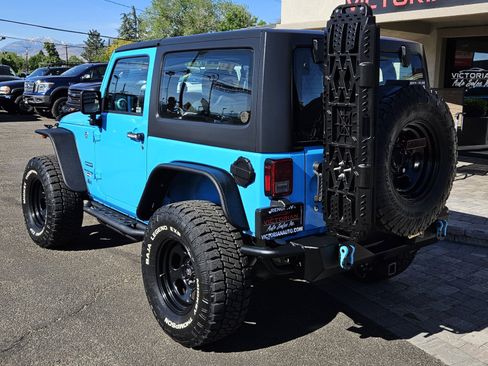 Used 2018 Jeep Wrangler Sport AWD/4WD image 5
