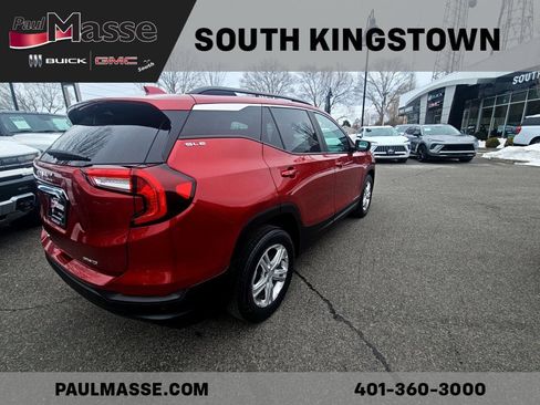 Used 2022 GMC Terrain SLE w/ Driver Convenience Package image 11