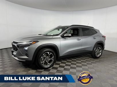 Used 2025 Chevrolet Trax LT