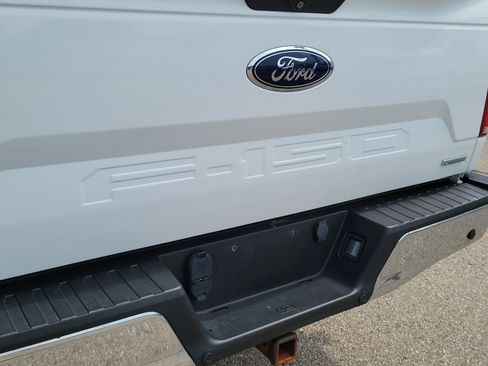Used 2018 Ford F150 XLT w/ Equipment Group 302A Luxury AWD/4WD image 6