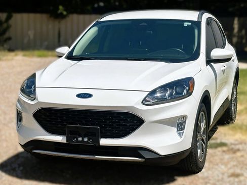 Used 2020 Ford Escape SEL FWD image 4