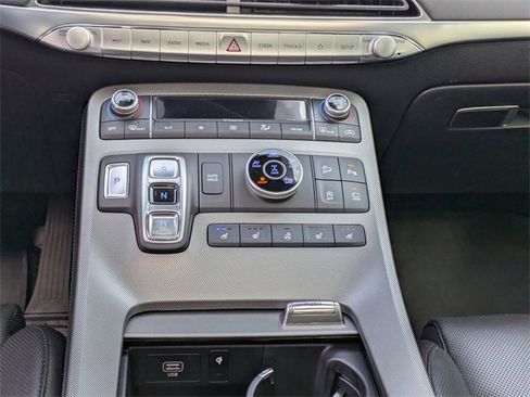 Used 2022 Hyundai Palisade Calligraphy image 24