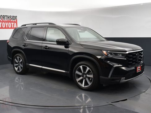Used 2025 Honda Pilot Elite image 6