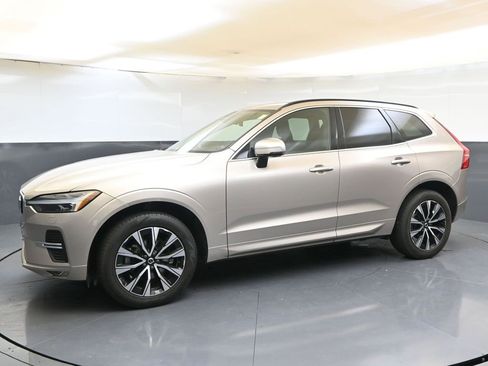 Certified 2023 Volvo XC60 B5 Core image 2