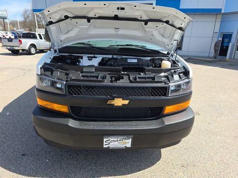 New 2026 Chevrolet Express 2500 RWD image 10
