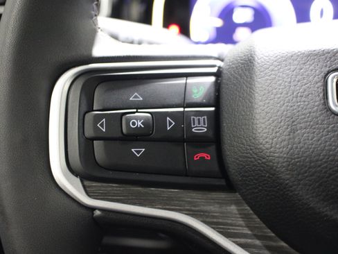 Used 2022 Jeep Wagoneer Series III AWD/4WD image 12