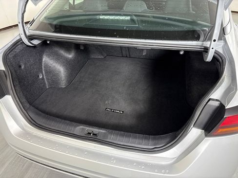 Used 2024 Nissan Altima 2.5 SV FWD image 20