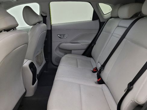 Used 2024 Hyundai Kona Limited image 18