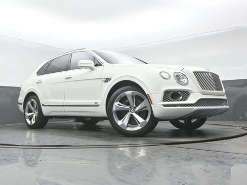 Used 2018 Bentley Bentayga AWD/4WD image 27