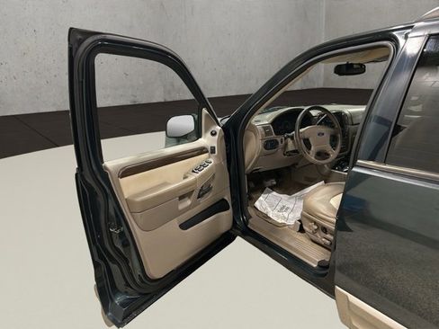 Used 2003 Ford Explorer Eddie Bauer image 9
